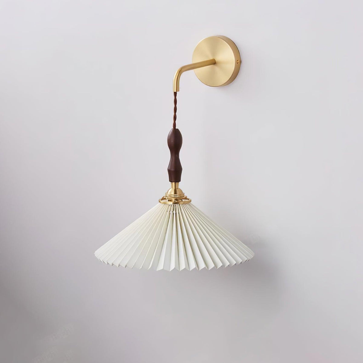 Mordan Premium wandlamp Elegante geplooide walnoot houten wandlamp