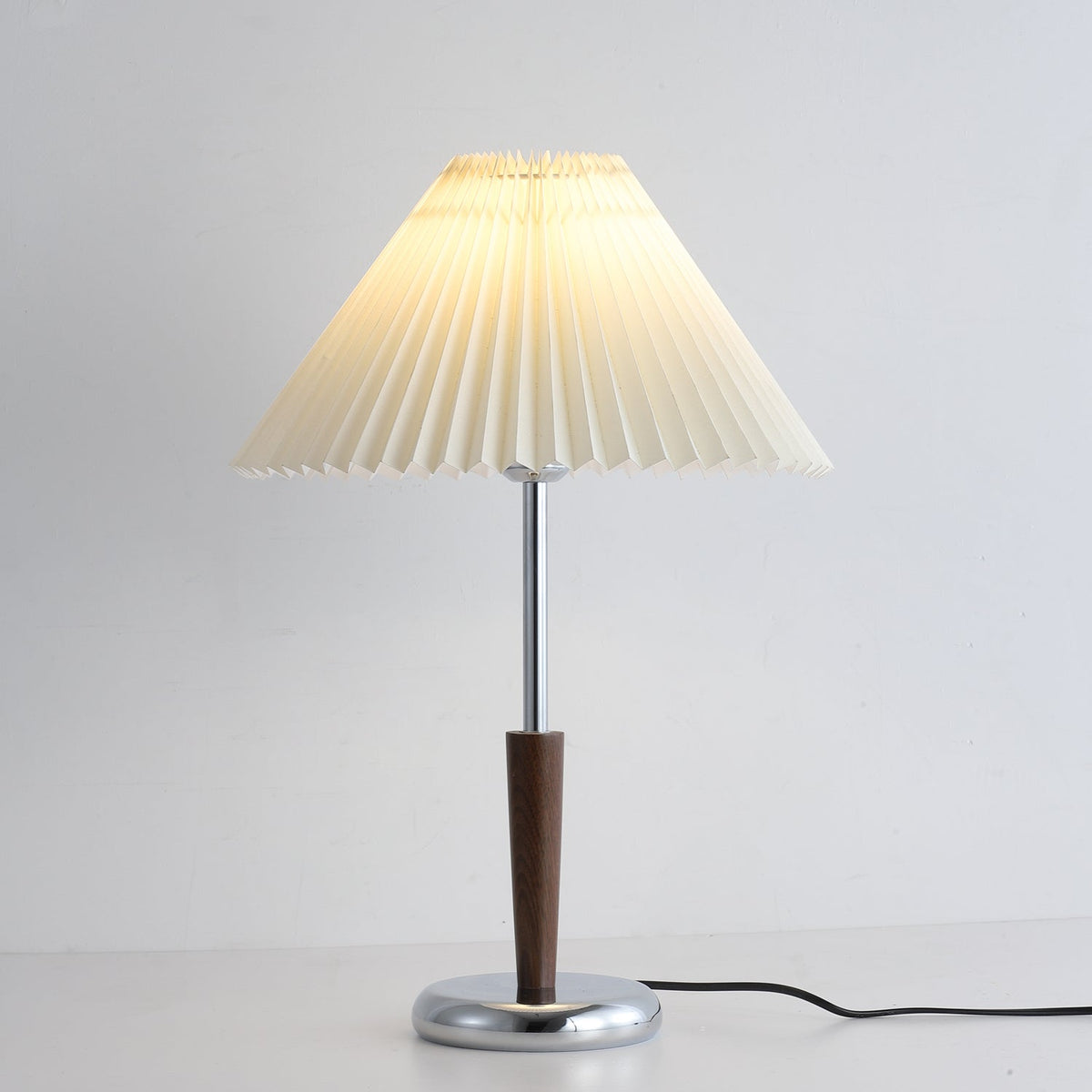 Aiden moderne tafellamp van hout