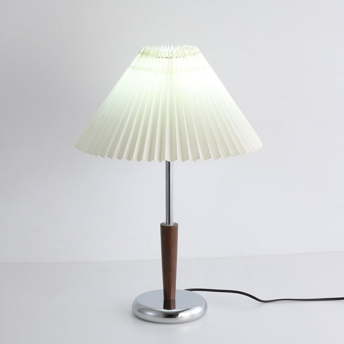 Aiden moderne tafellamp van hout