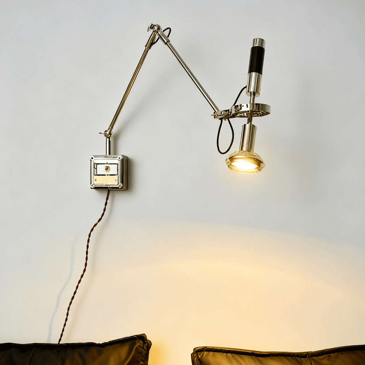 Perv wandlamp met lichtstraal