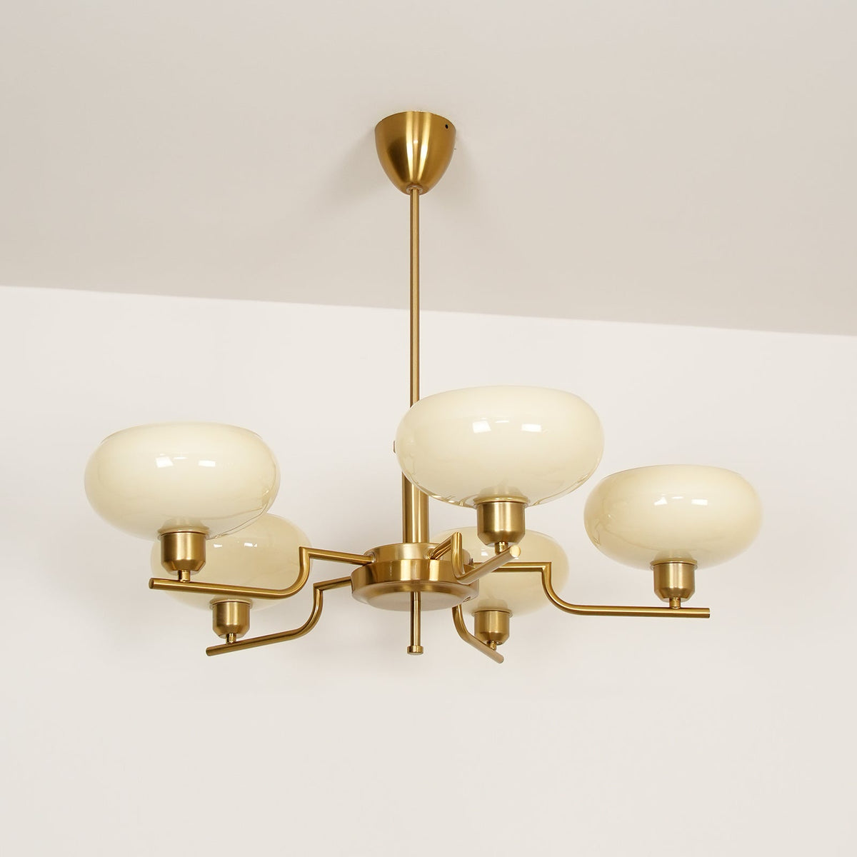 Amino hanglamp glazen bol messing frame