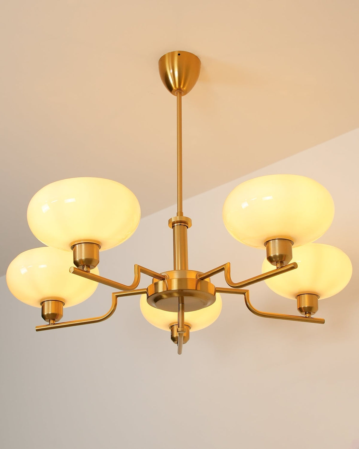 Amino hanglamp glazen bol messing frame