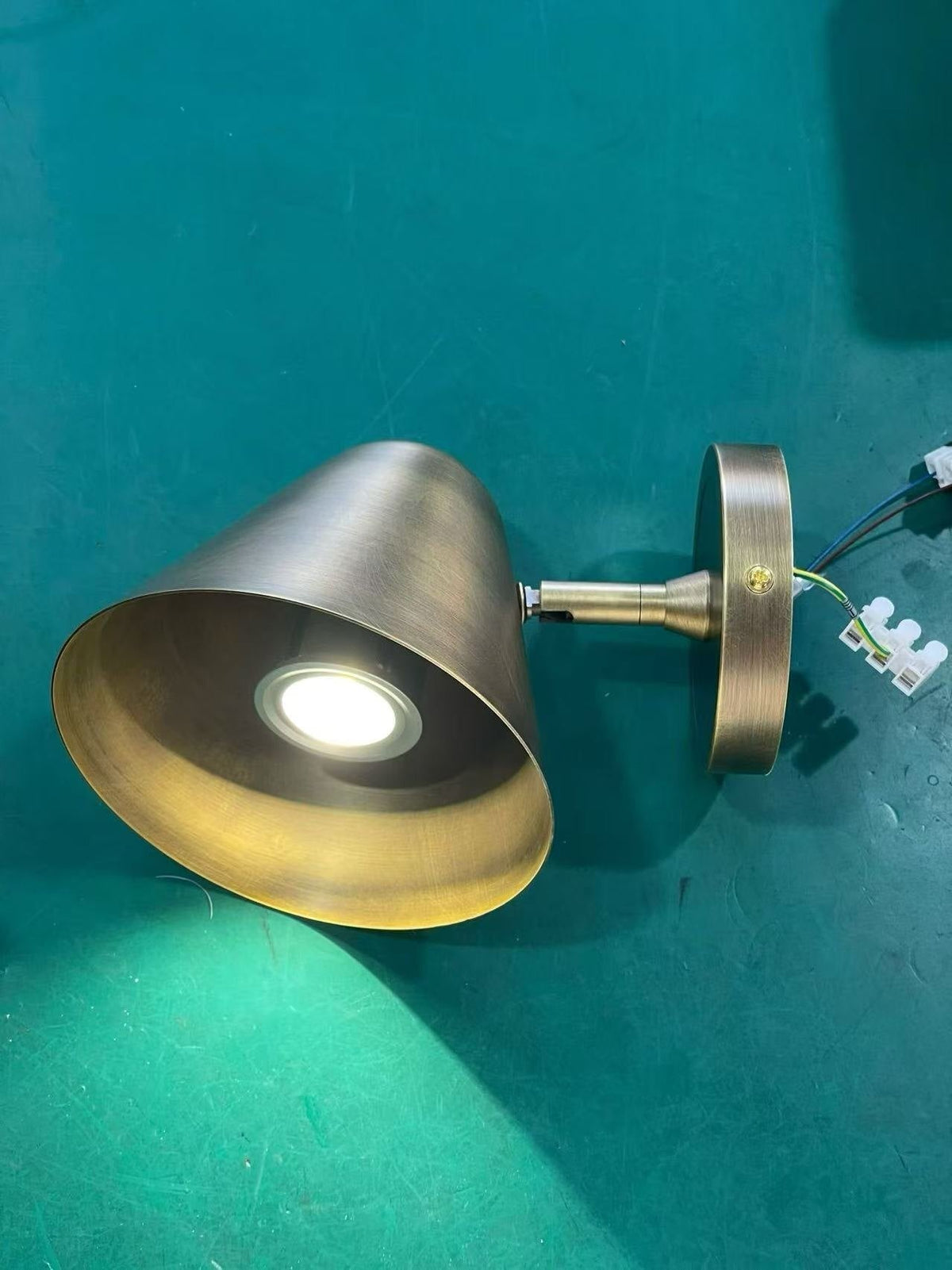 Orelelaria wandlamp met afwerking Antique Bronze