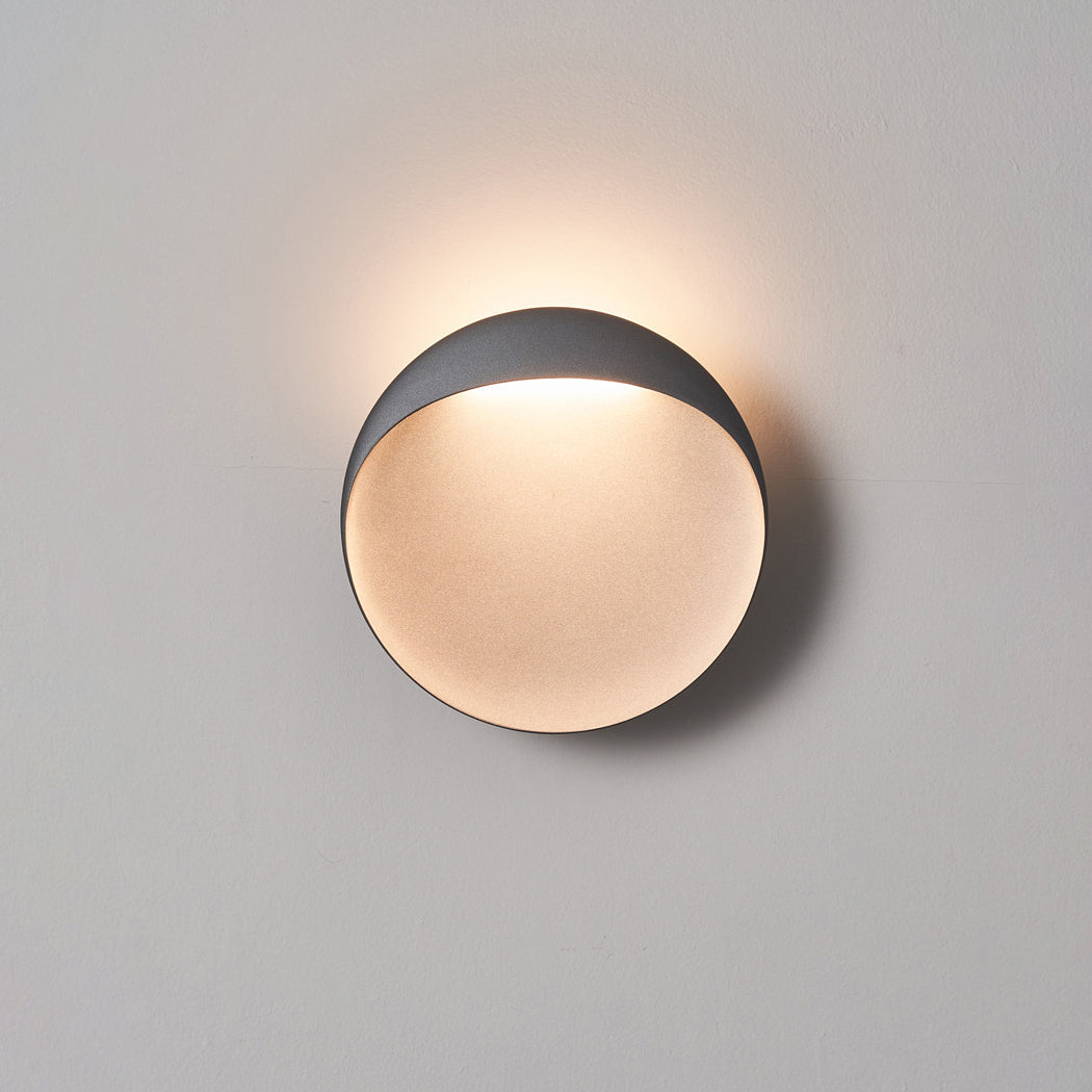 Flindt ronde wandlamp in aluminium