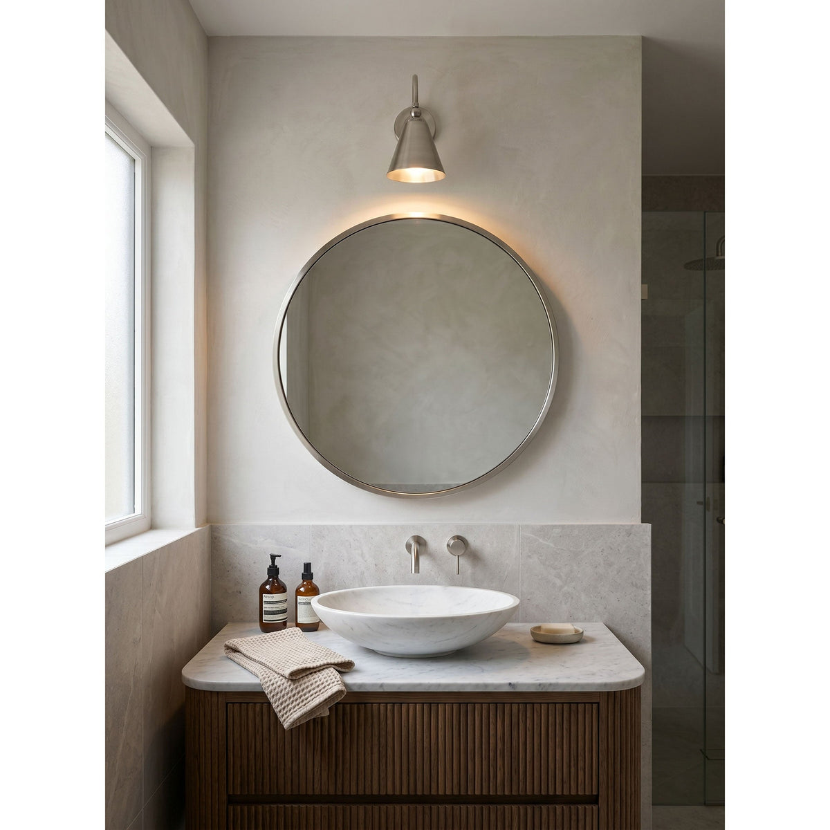 Forna messing wandlamp