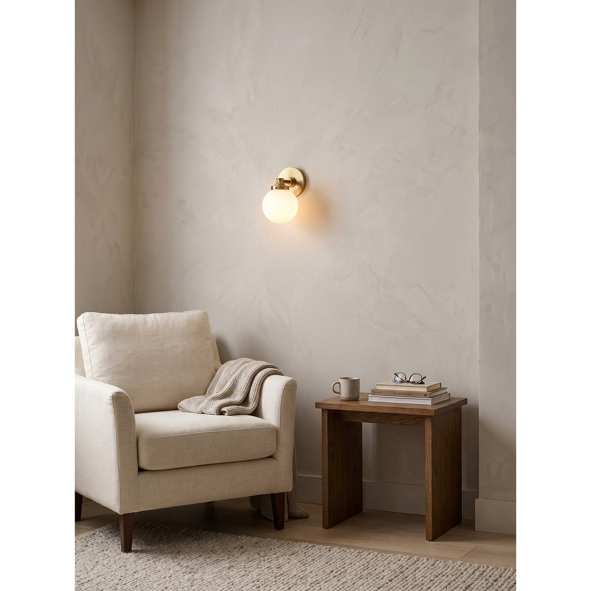 Hayes wandlamp met glazen bol