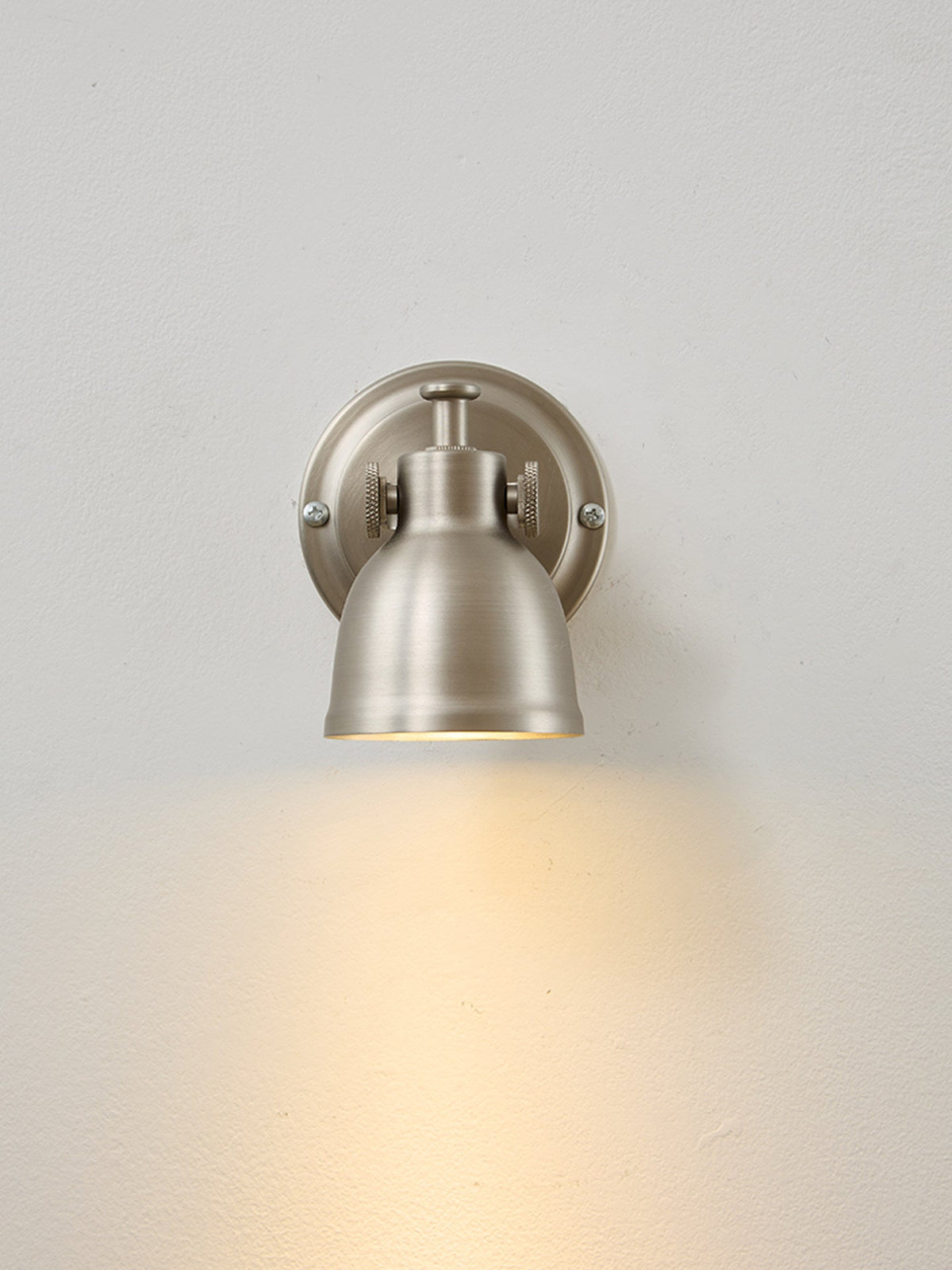 Kaldor wandlamp nikkel