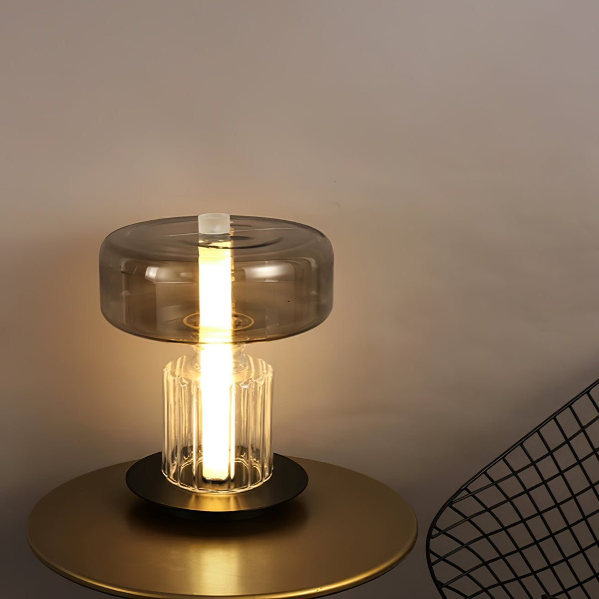 Svora moderne tafellamp van rookgrijs glas