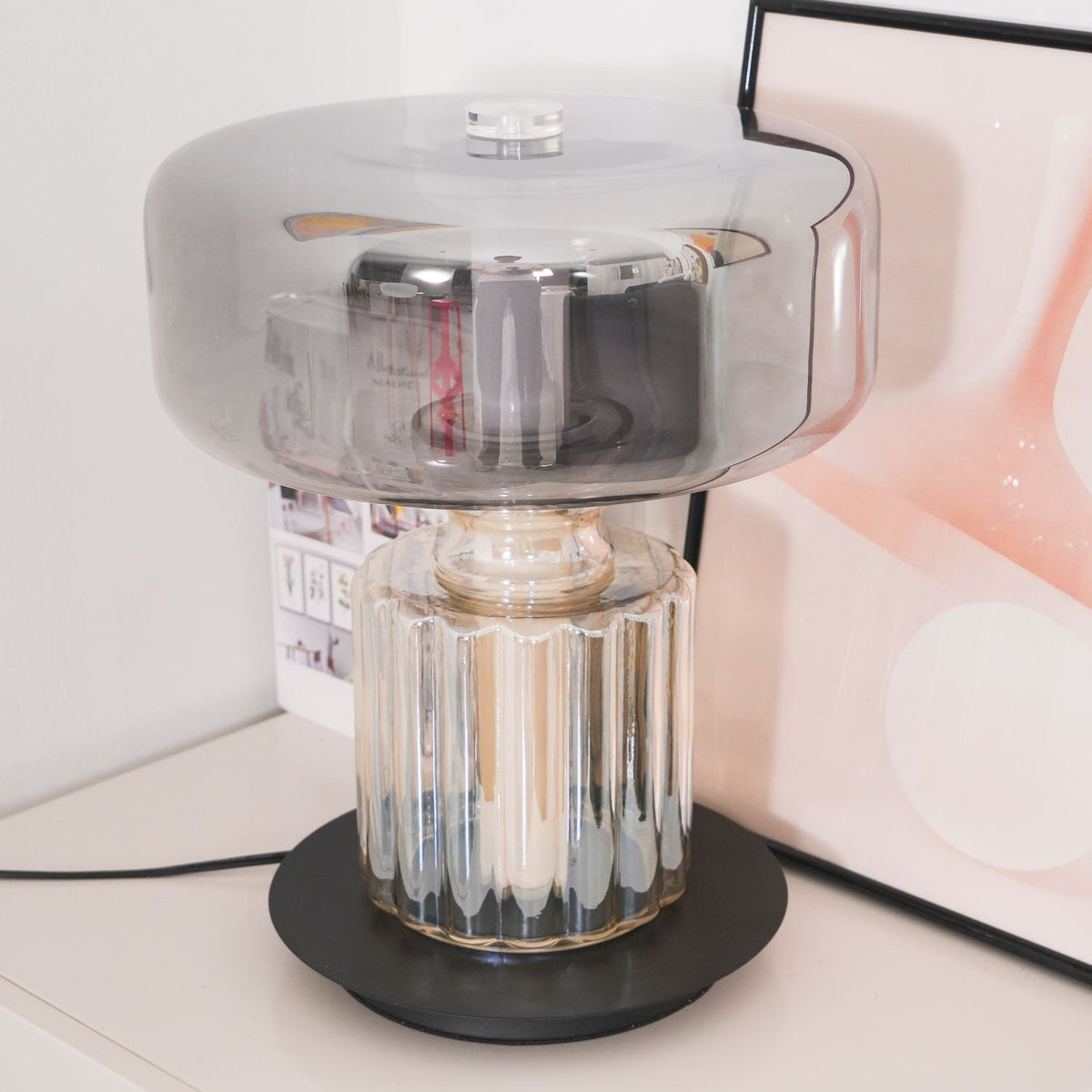 Svora moderne tafellamp van rookgrijs glas