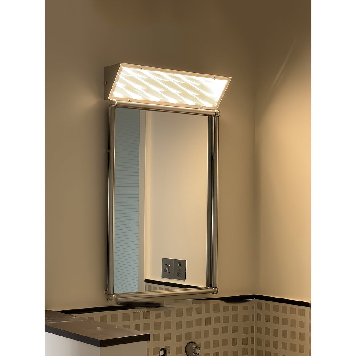 Recbox wandlamp chroom minimalistisch