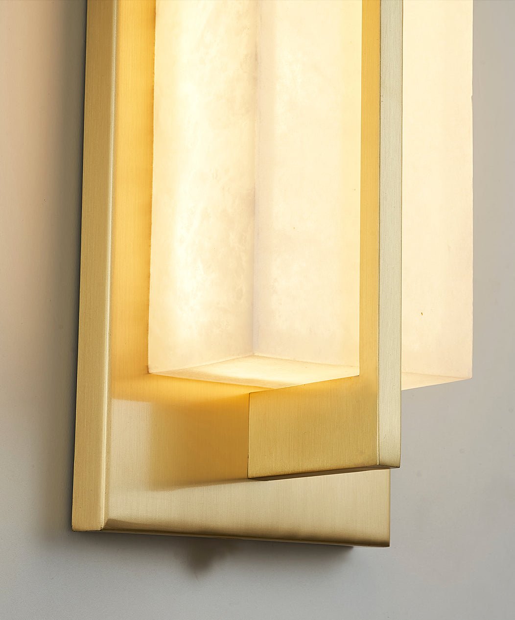 Laxor albast messing wandlamp