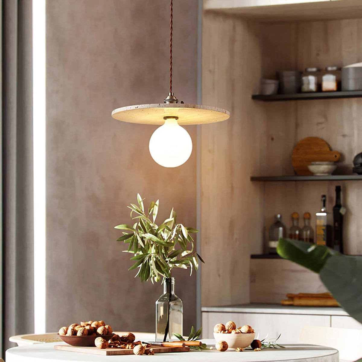 Tavaora minimalistische hanglamp van geel travertin
