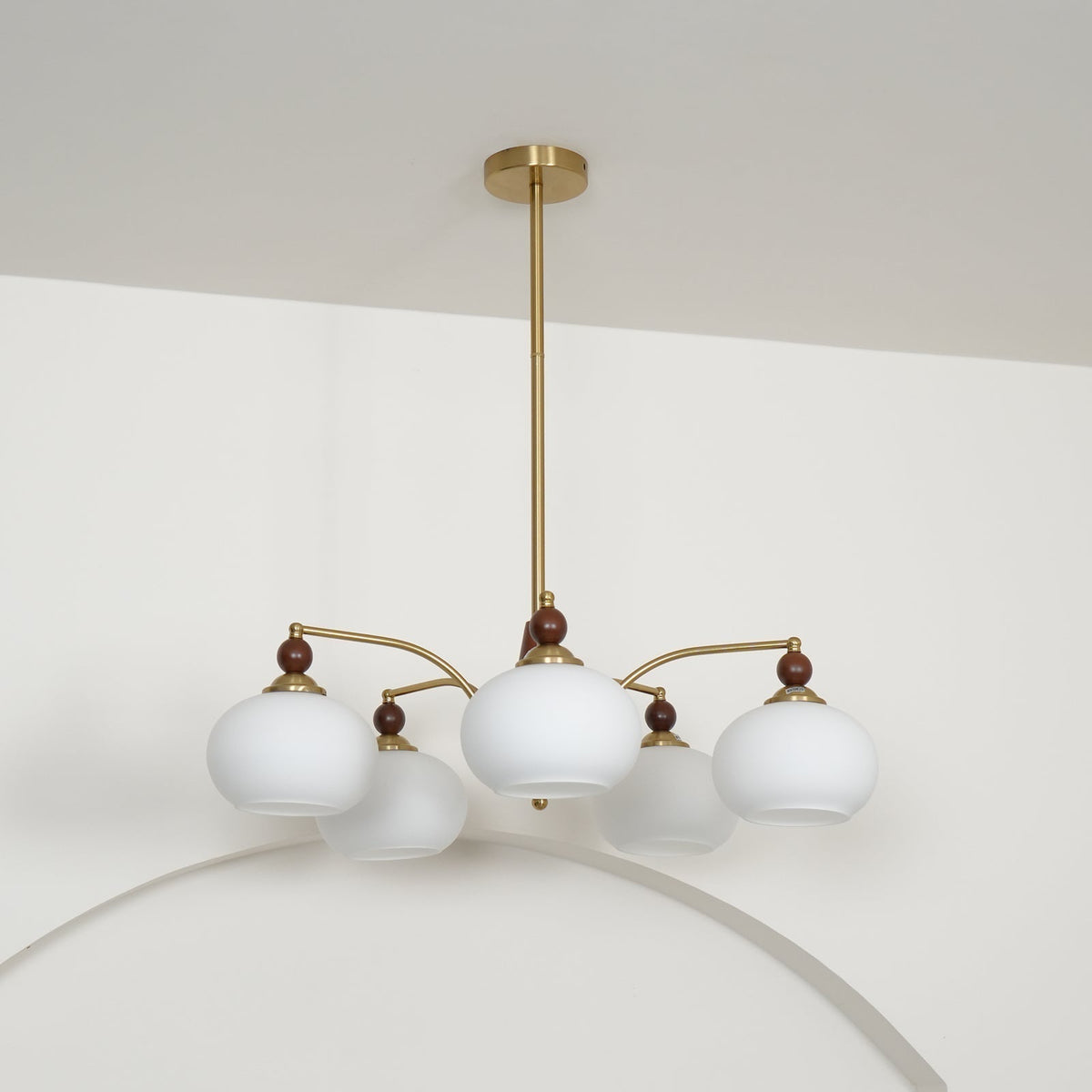 Vevely Retro hanglamp van messing met gele glasbol