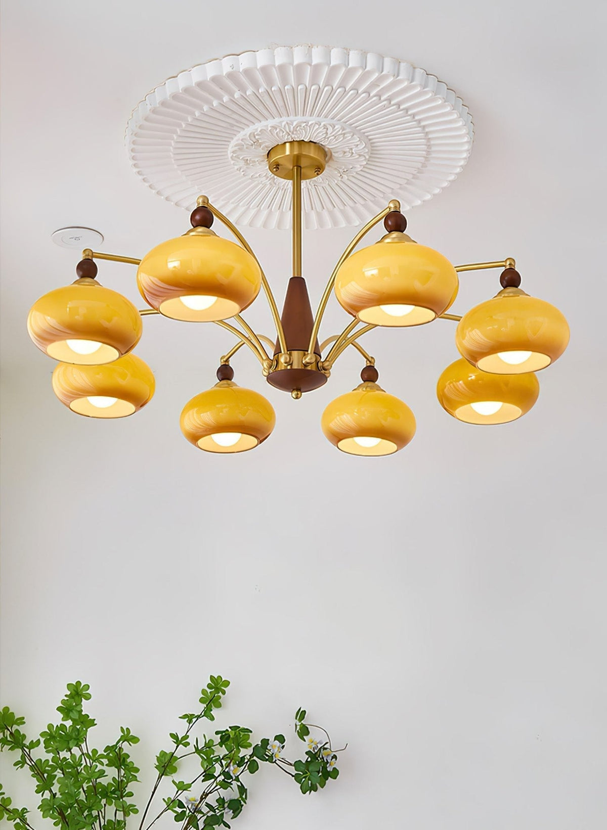 Vevely Retro hanglamp van messing met gele glasbol