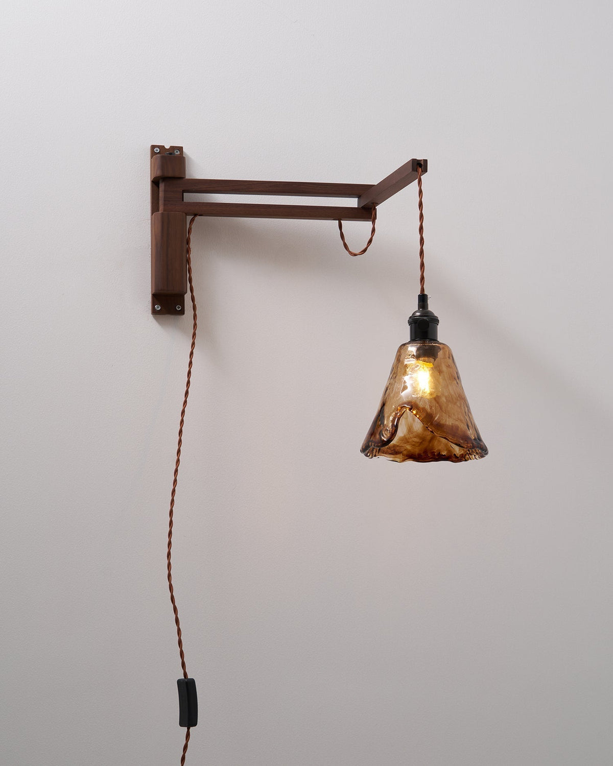 Mirisaria wandlamp