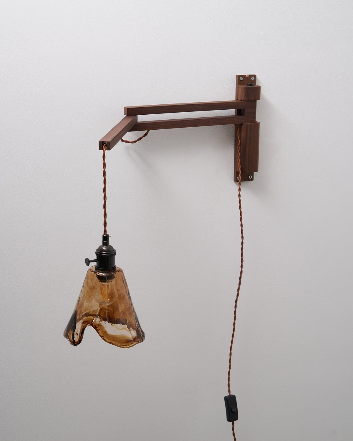 Mirisaria wandlamp