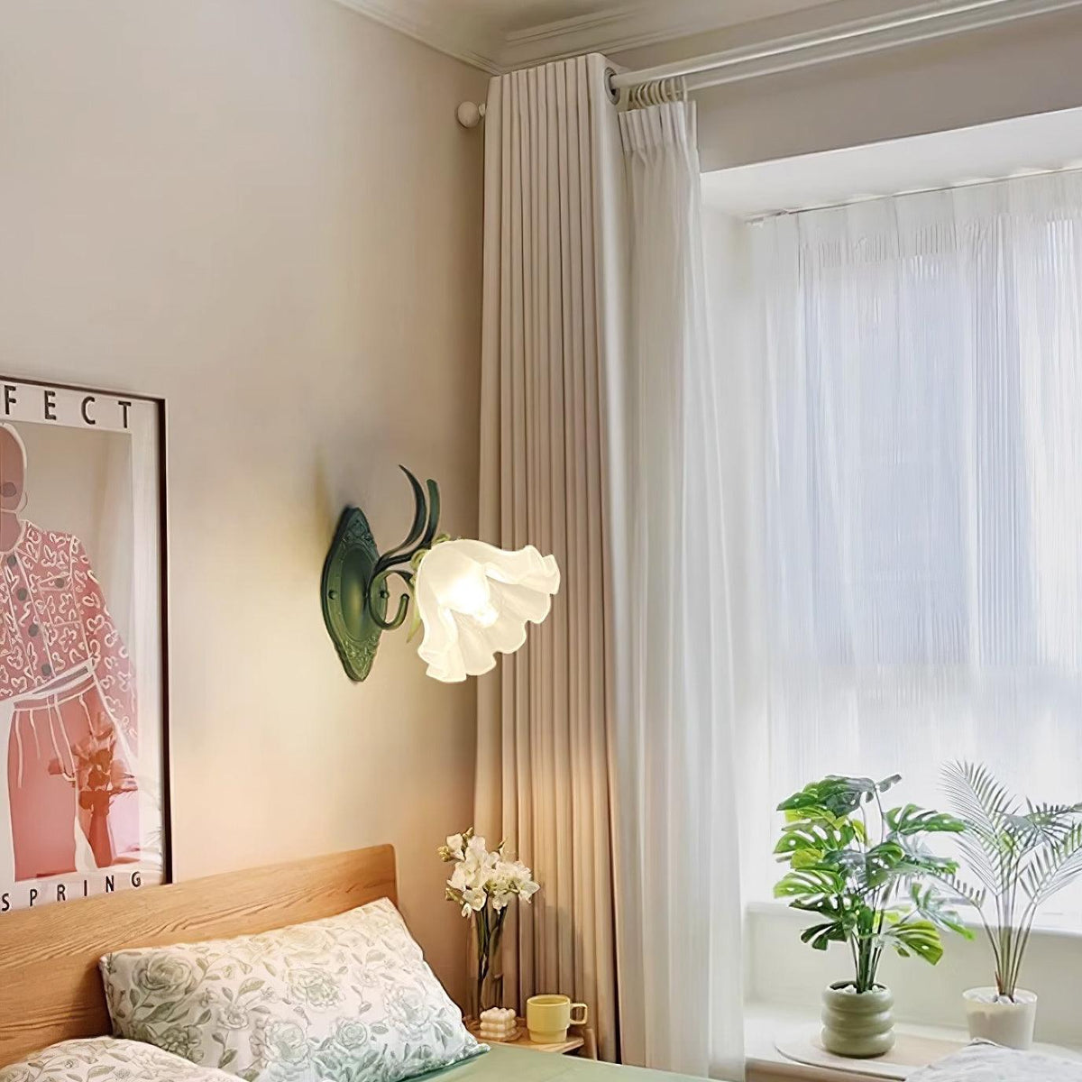Vintage wandlamp met bloemmotief in glas voor slaapkamer en woonkamer