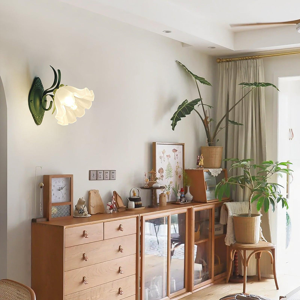 Vintage wandlamp met bloemmotief in glas voor slaapkamer en woonkamer