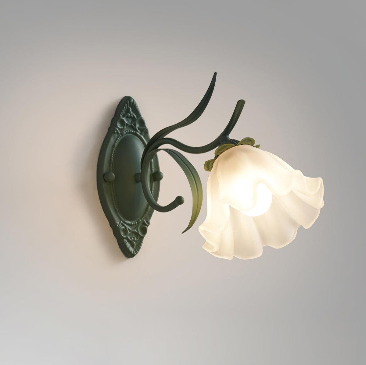 Vintage wandlamp met bloemmotief in glas voor slaapkamer en woonkamer
