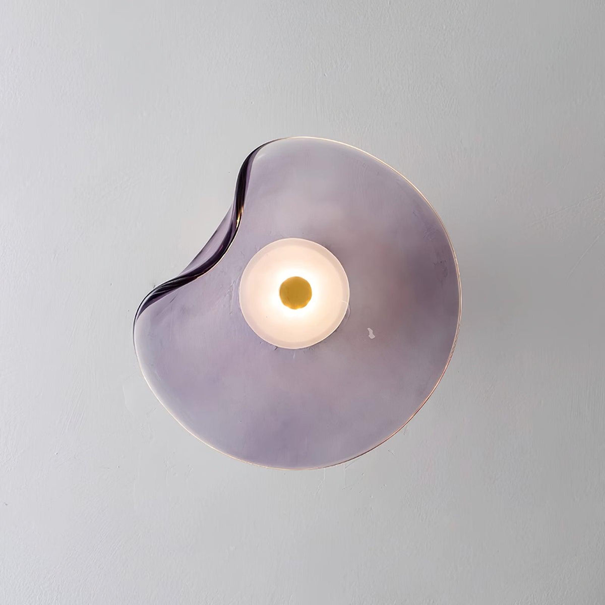 Kira wandlamp met amberkleurig glas