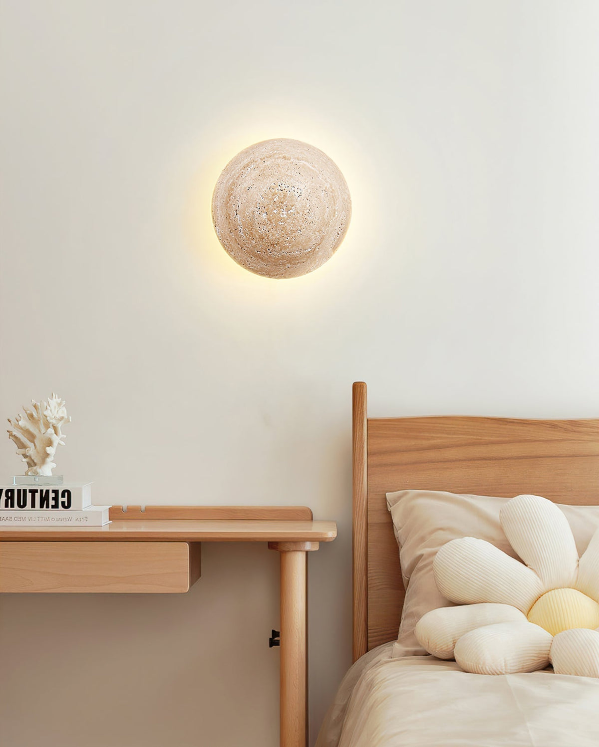 Tavenise ronde wandlamp in travertin