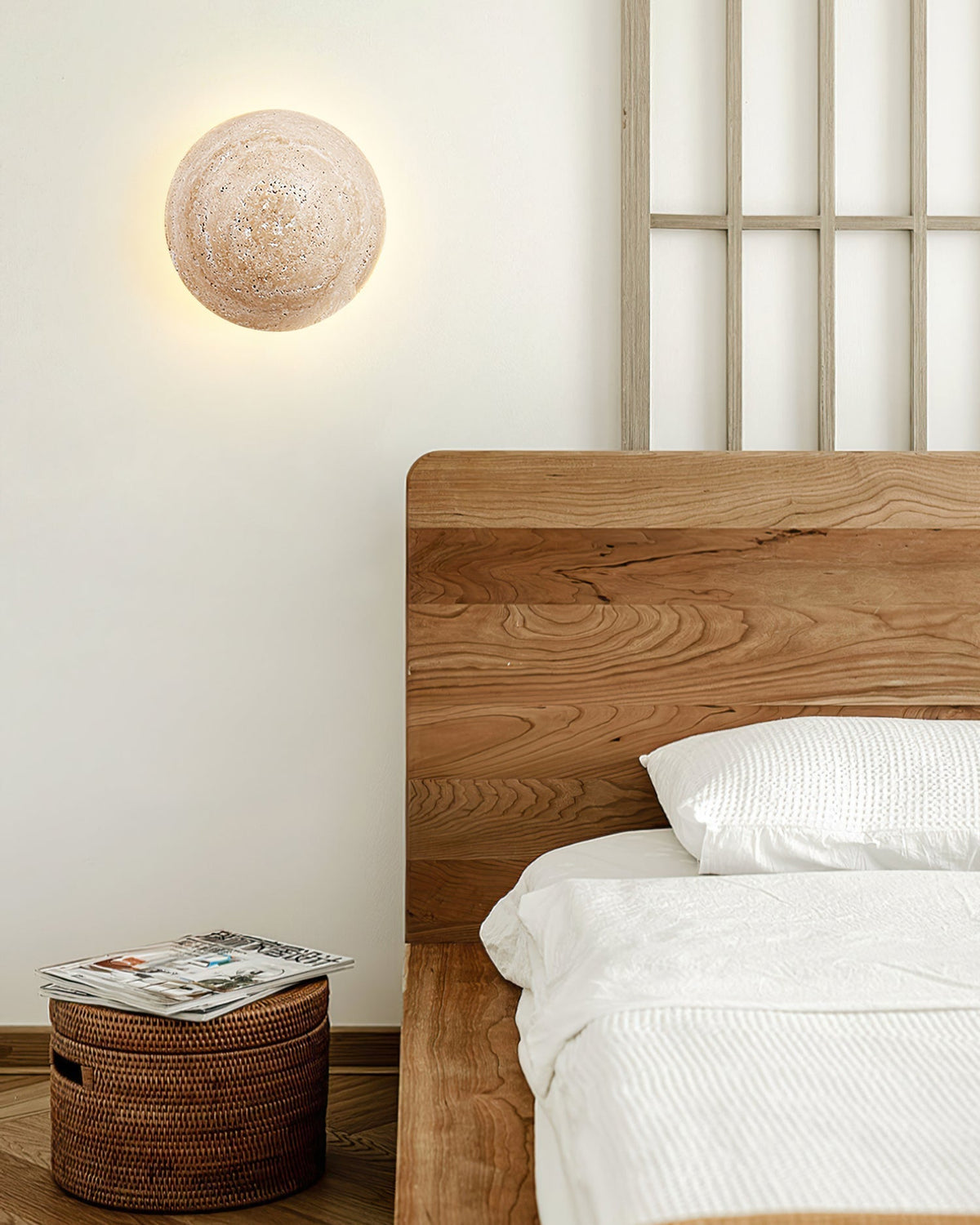 Tavenise ronde wandlamp in travertin
