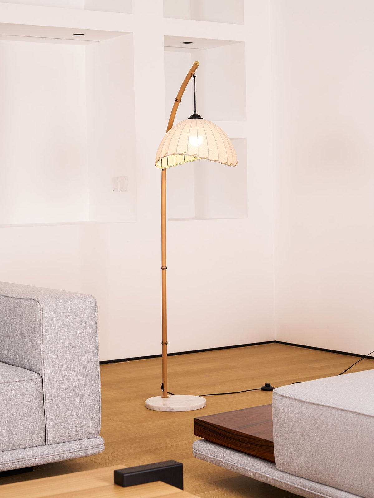Liveno Minimalistische vloerlamp van marmer