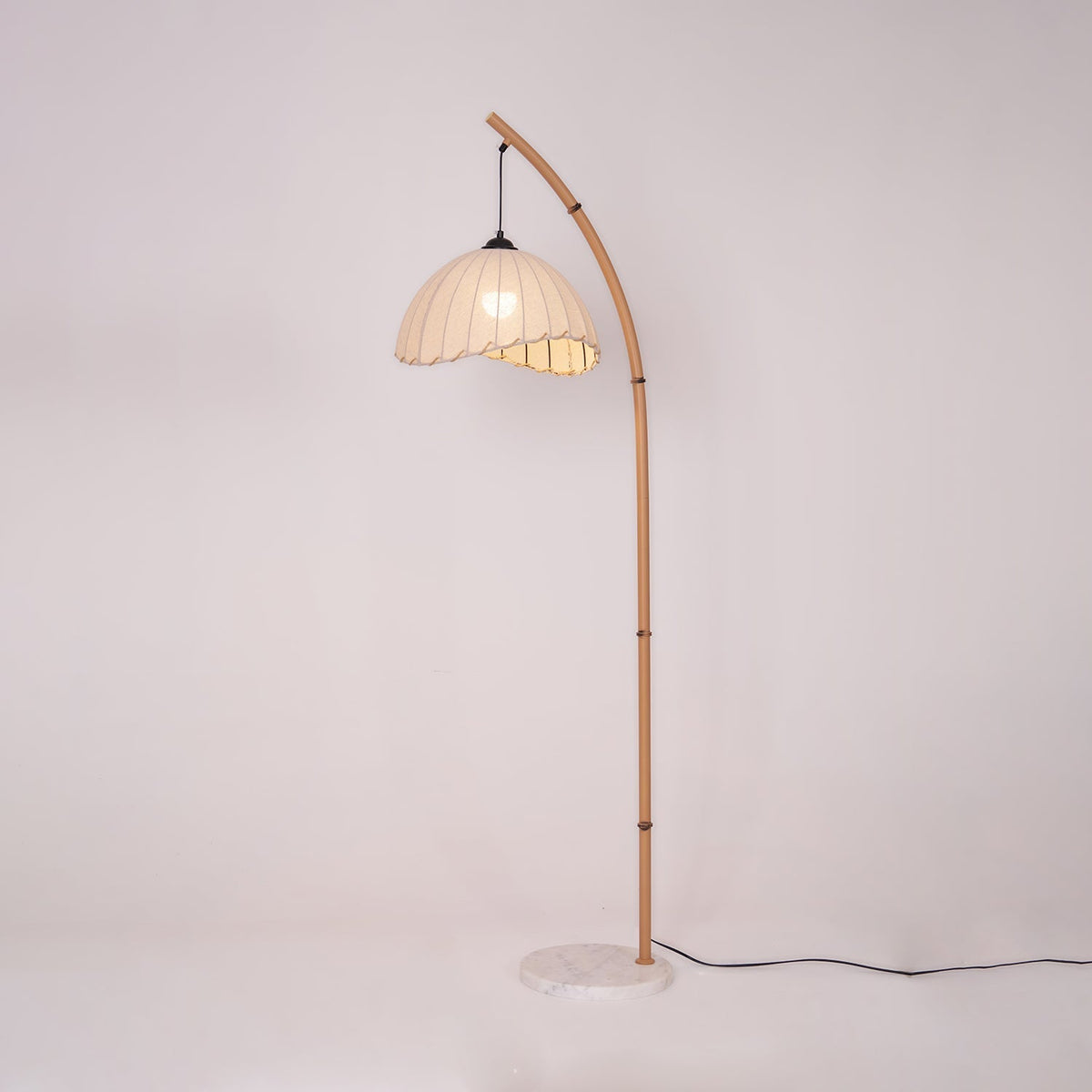 Liveno Minimalistische vloerlamp van marmer