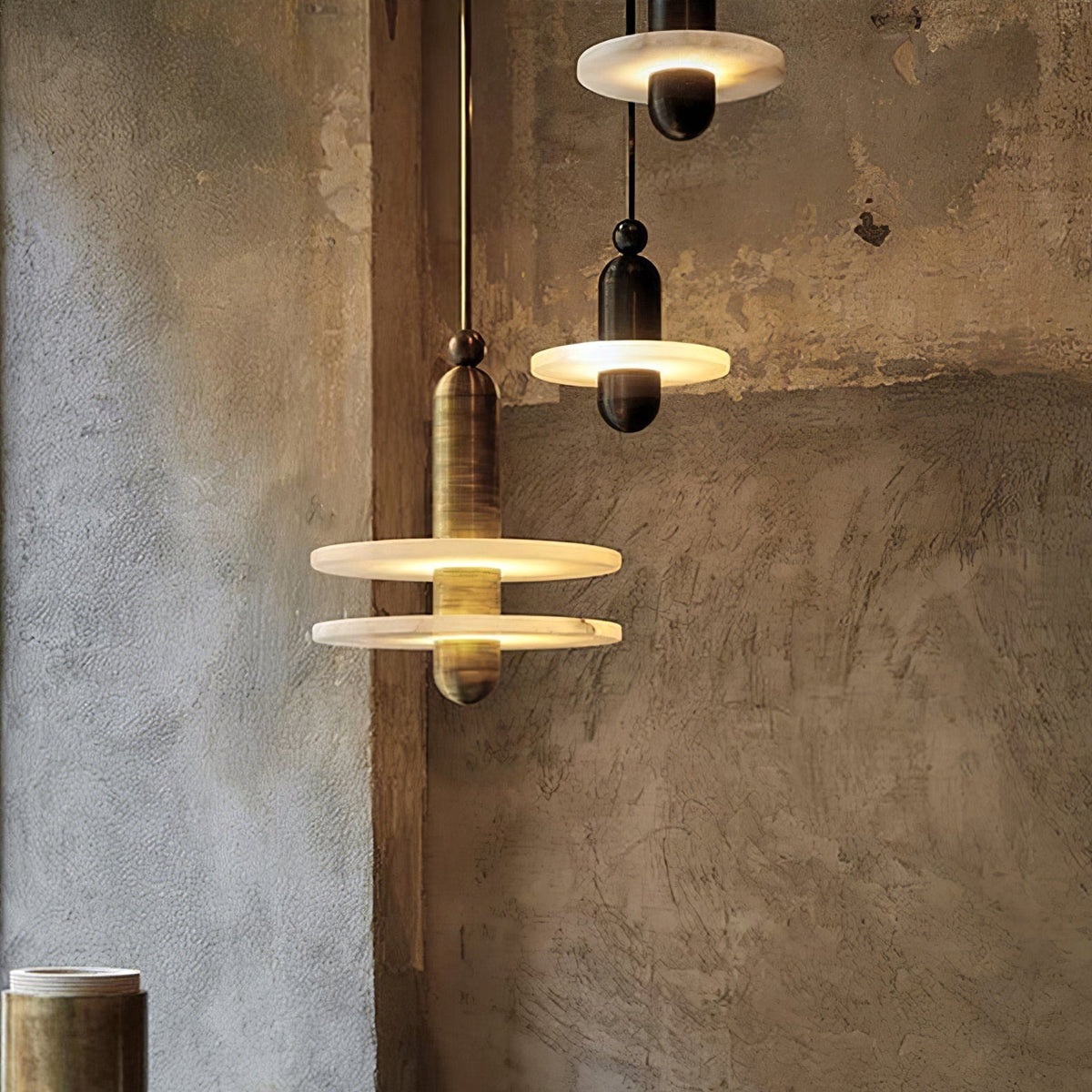 Avenirina hanglamp met geborsteld messing en albasten kap