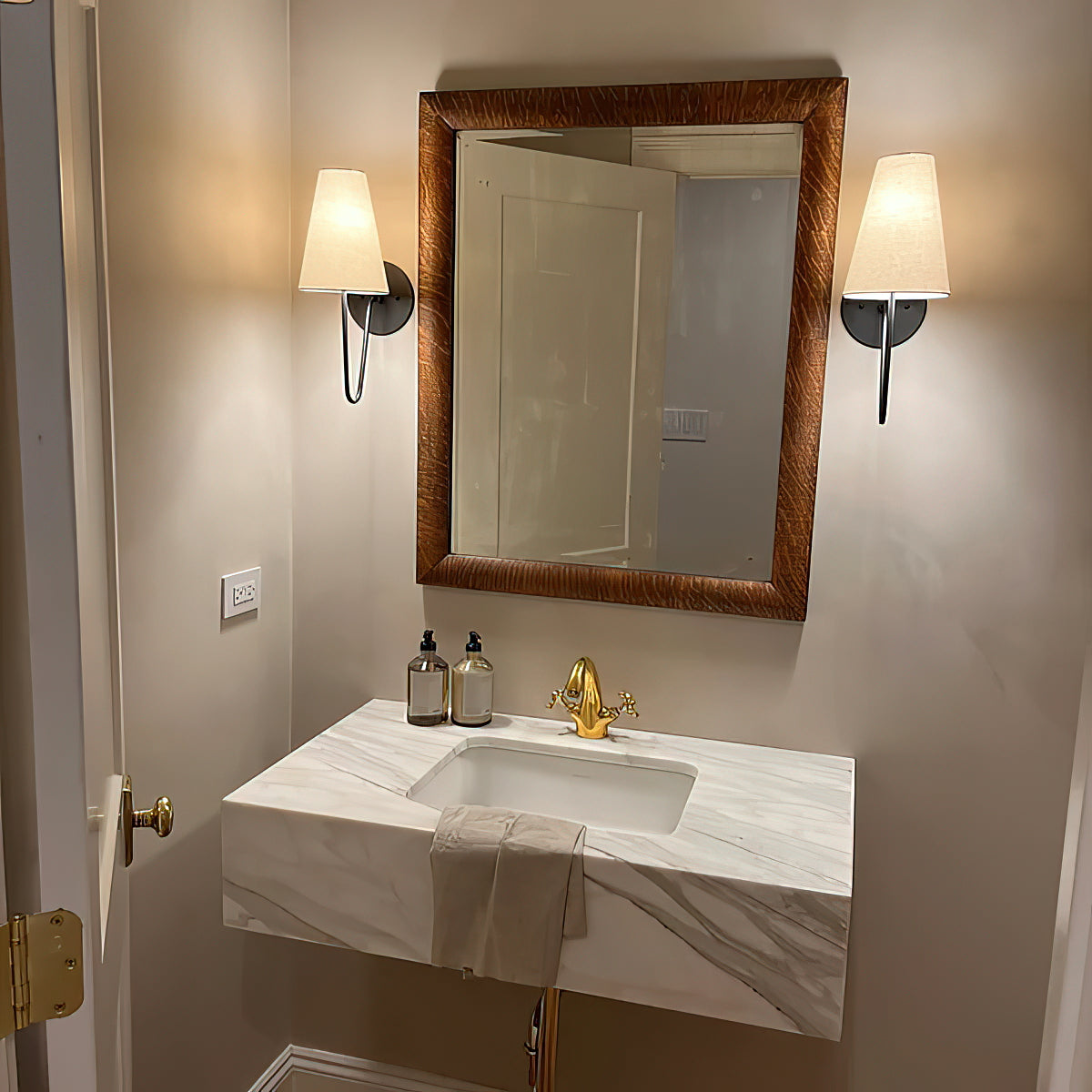 Calisella wandlamp