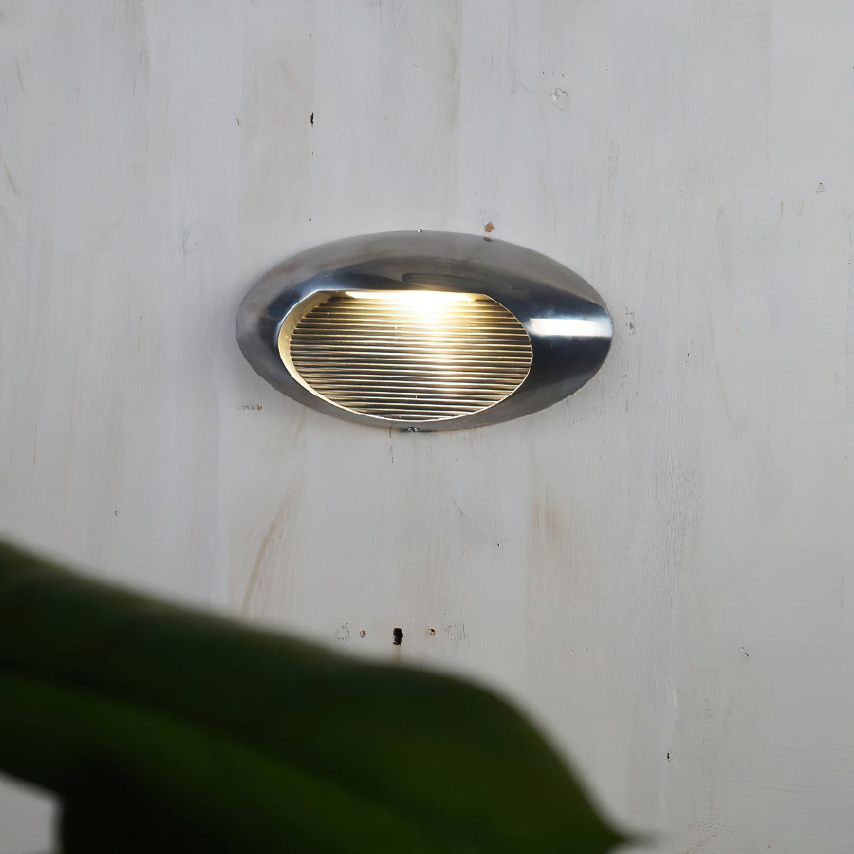 Celivora wandlamp met glazen kap