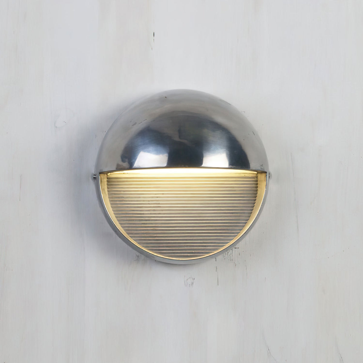 Celivora wandlamp met glazen kap