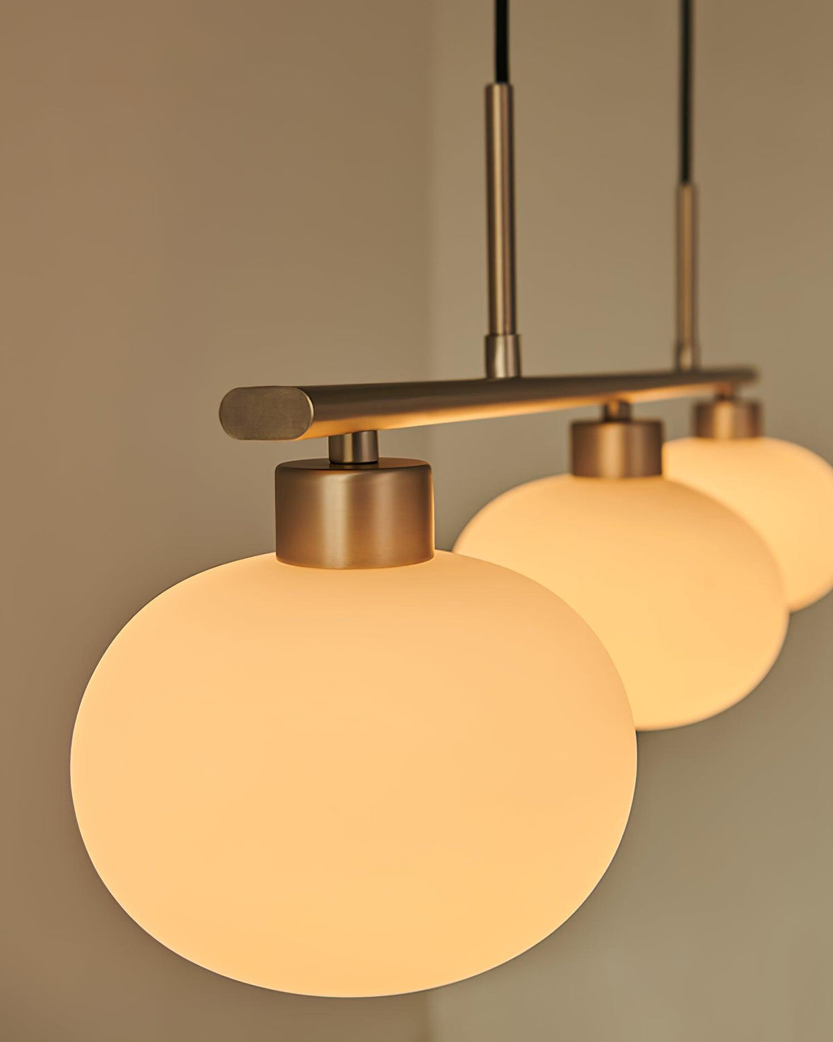Lumeiella hanglamp 3-licht bolvormig lineair