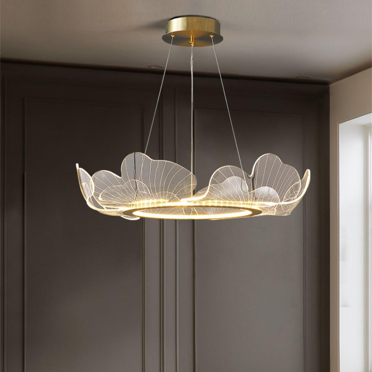 Lucisora hanglamp met mat acryl en bloemblaadring