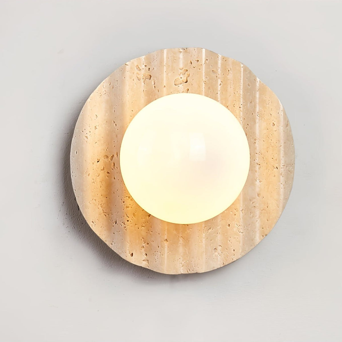 Aluk wandlamp in Geel travertin