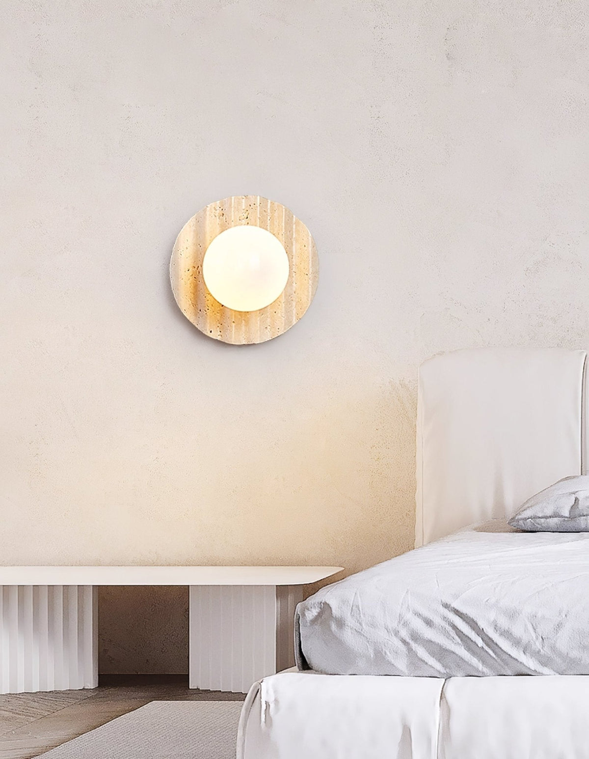 Aluk wandlamp in Geel travertin