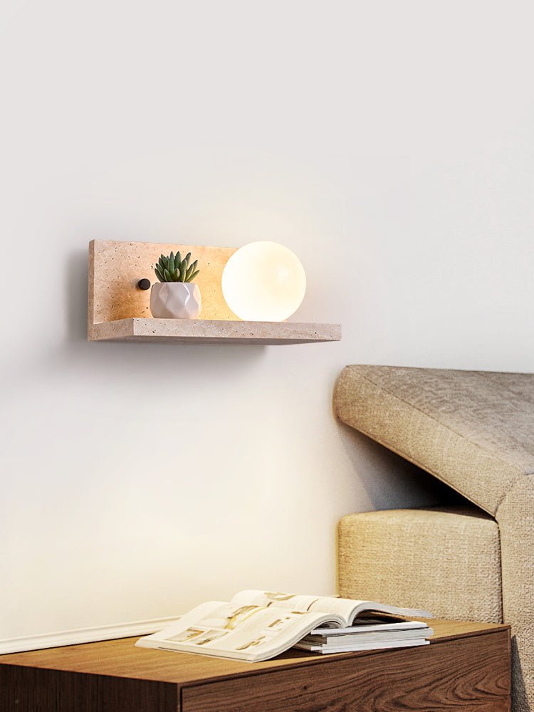 Vanthel wandlamp met plank van geel travertin
