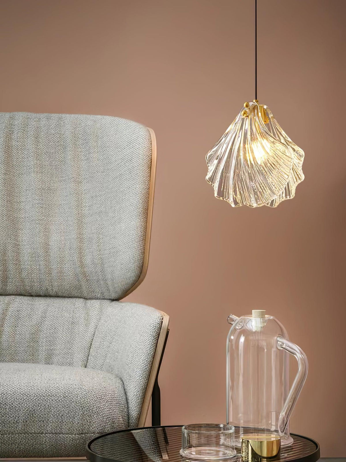 Veda hanglamp van glas met schelpontwerp, artistiek en elegant