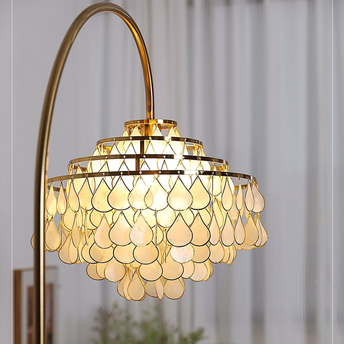 Emily vloerlamp in goudkleurige afwerking