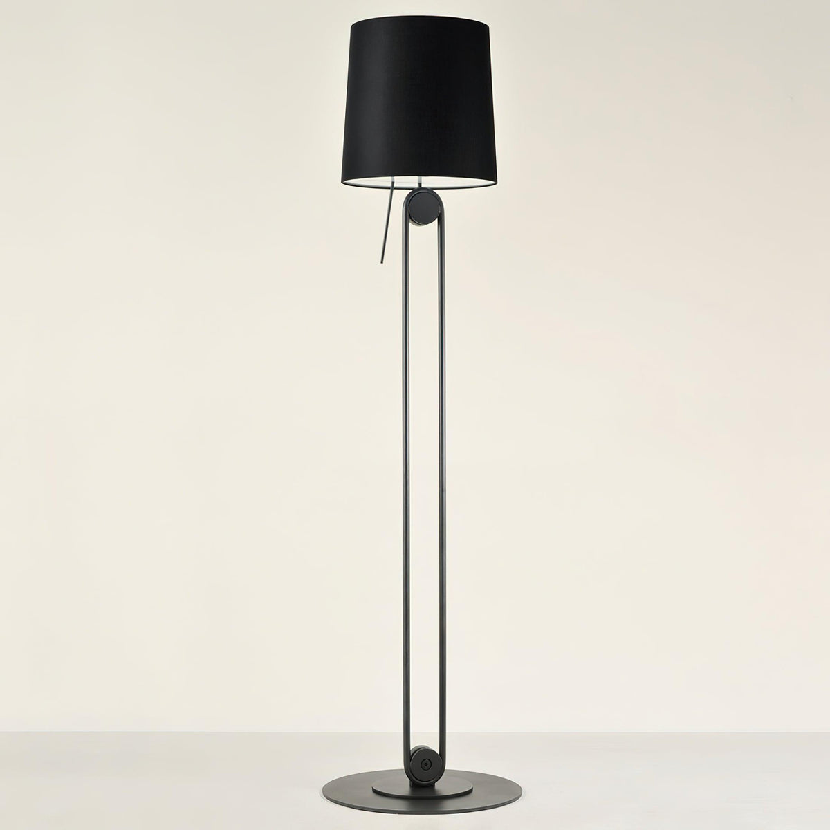 Zarina Minimalistische vloerlamp met stoffen kap