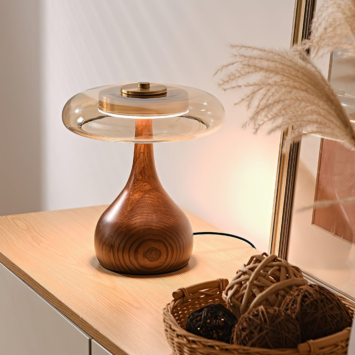 Bux Moderne tafellamp van walnoothout