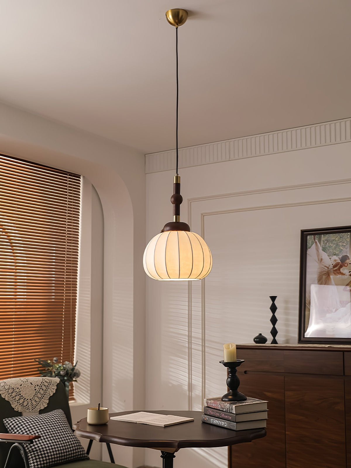 Livenor hanglamp van zijde en hout in Scandinavische stijl
