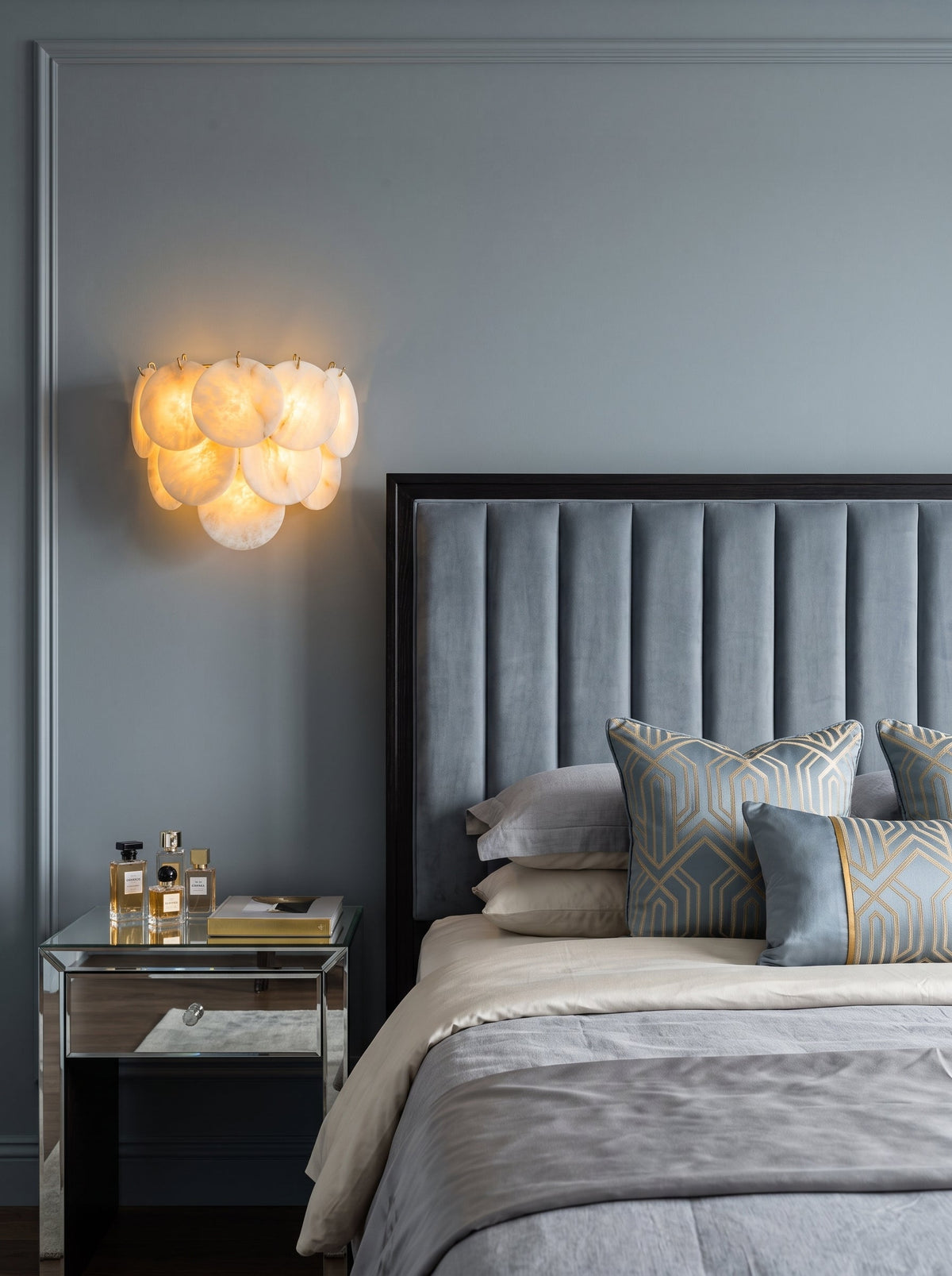Pemberhurst albast schijfvormige wandlamp