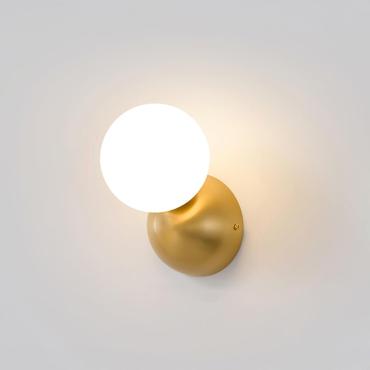 Velirina Bolvormig Glas Messing Wandlamp