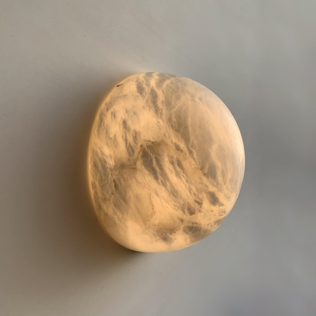 Albiaria Wabi-Sabi wandlamp van albast