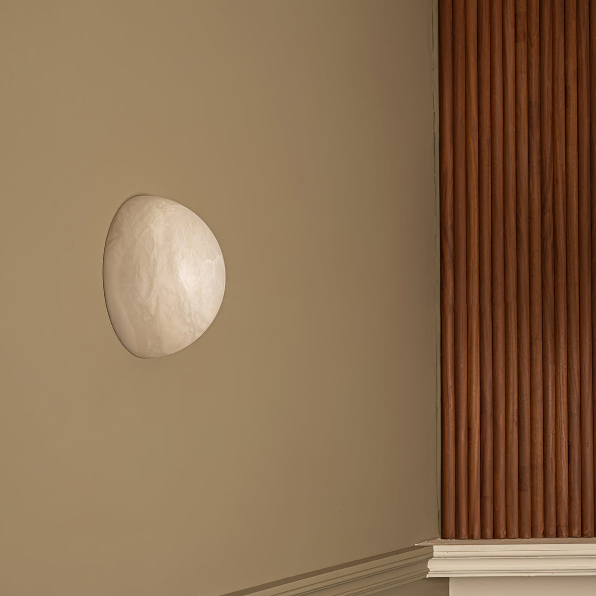 Albiaria Wabi-Sabi wandlamp van albast