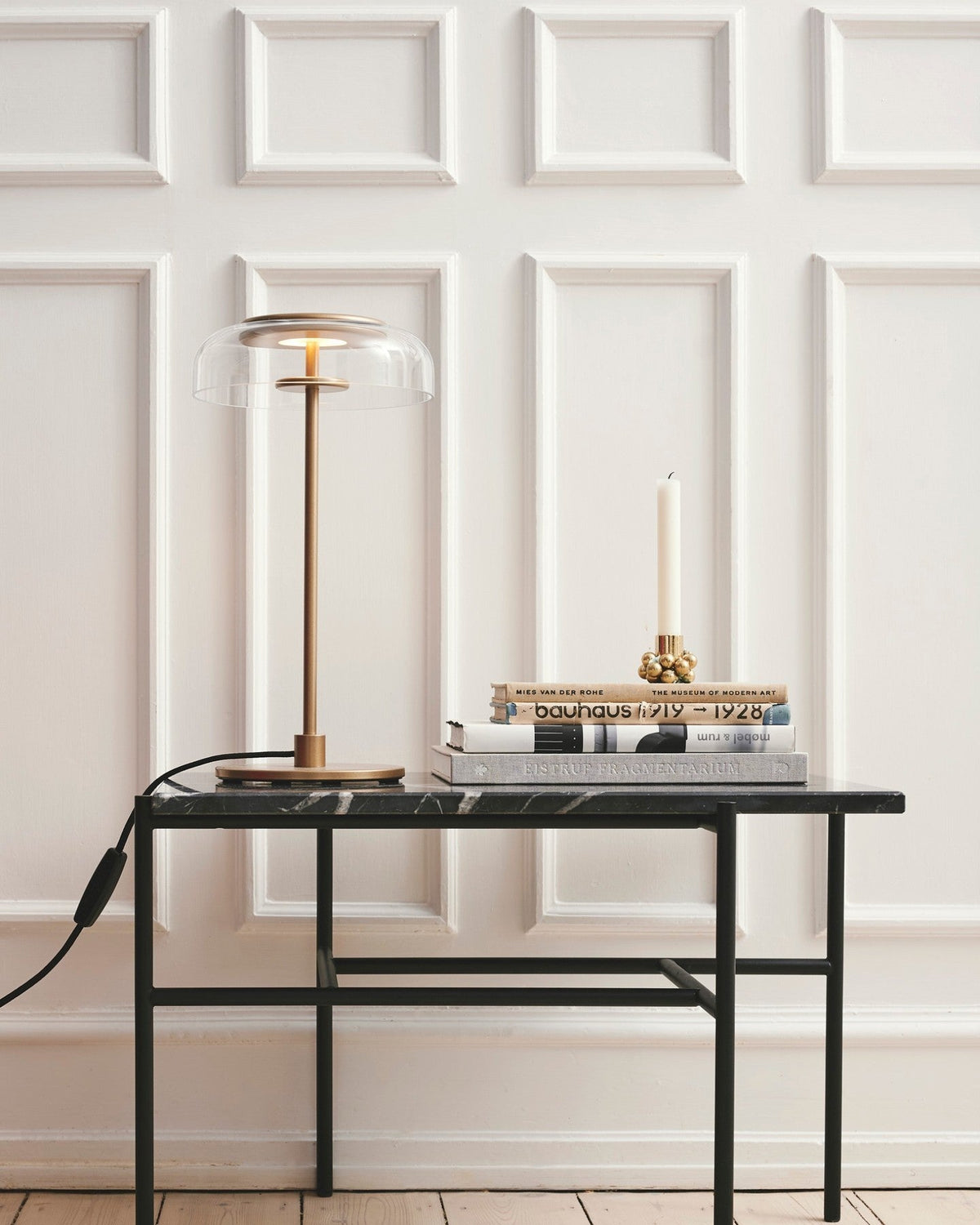 Rinelette tafellamp heldere glazen kap houten voet