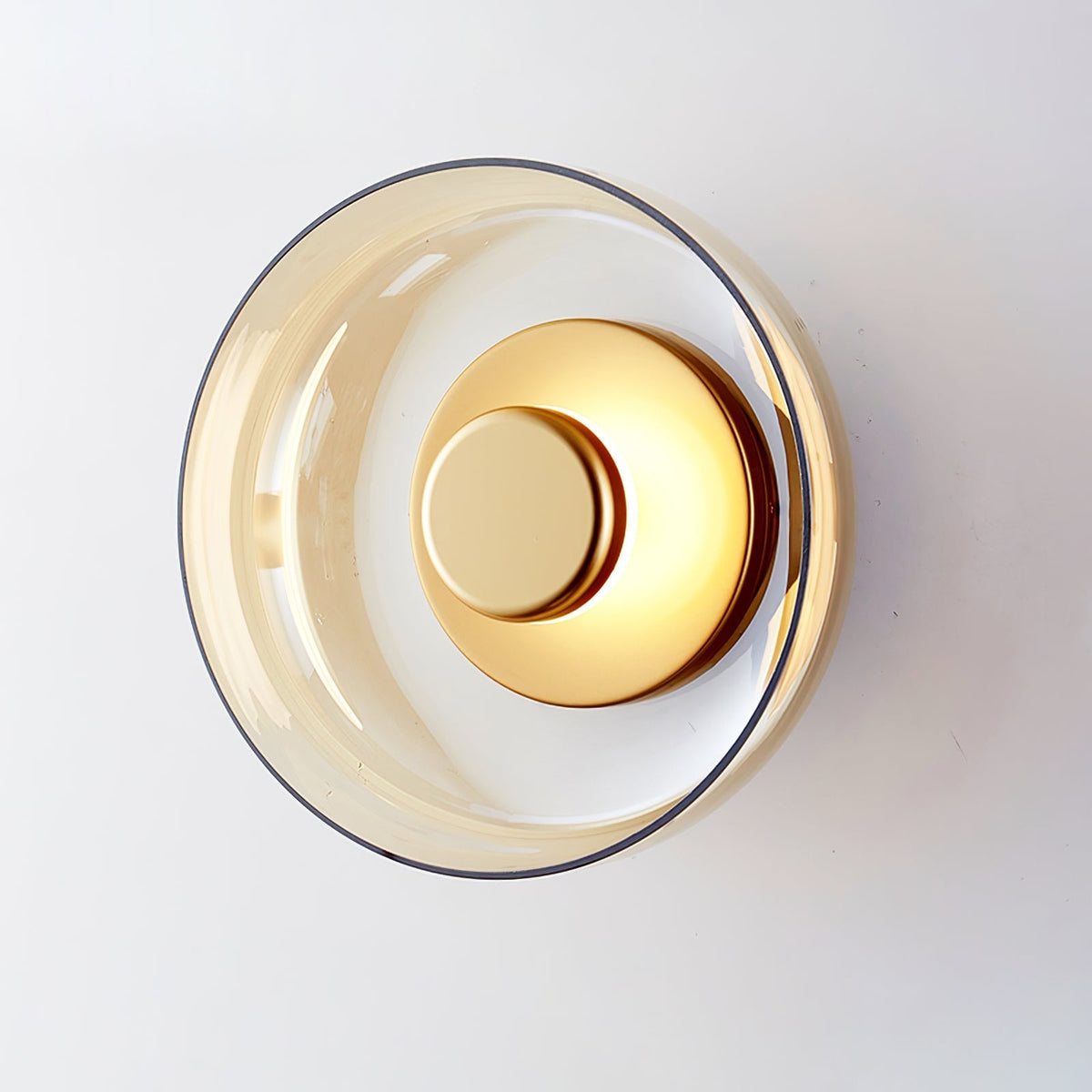 Aether messing wandlamp met glazen kap