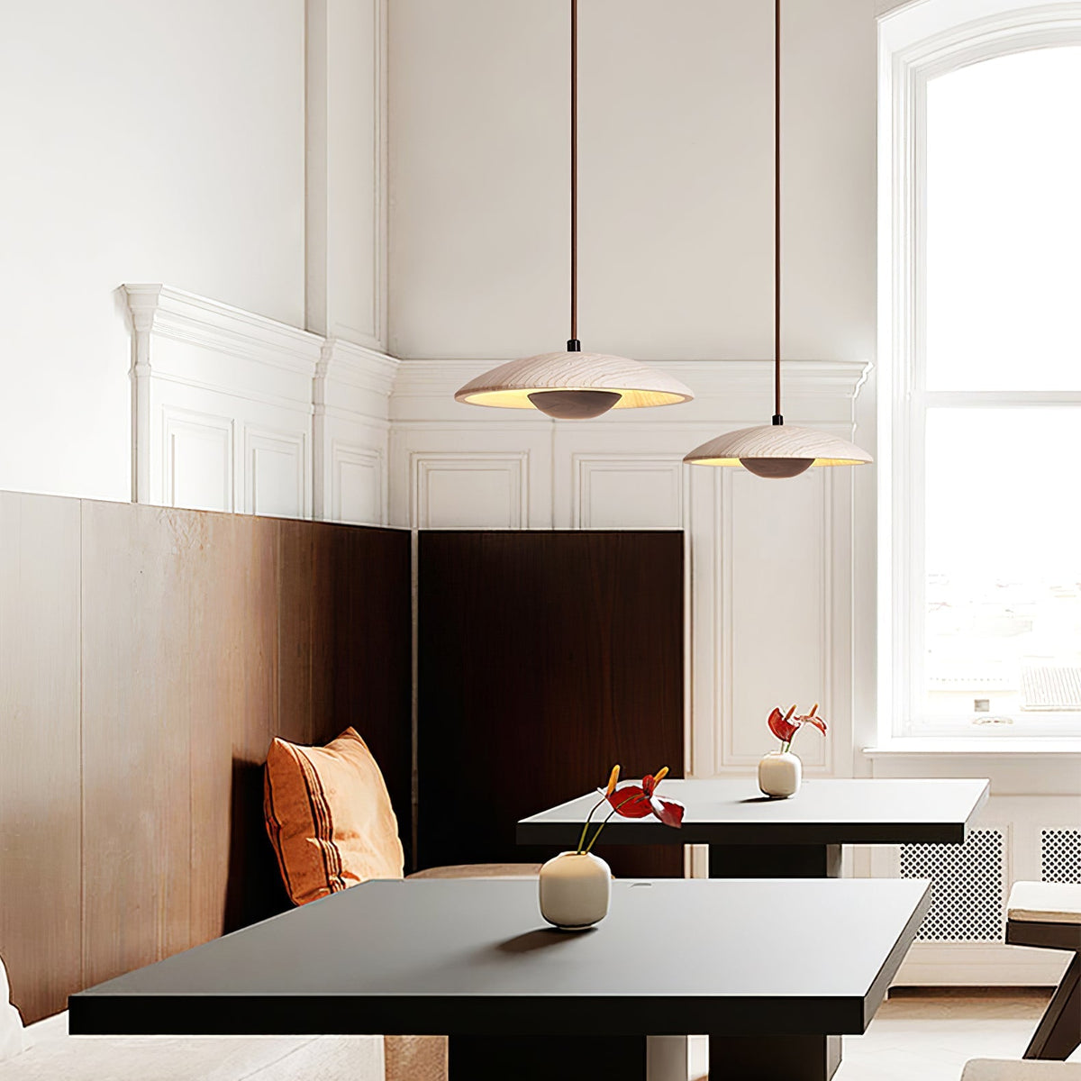 Bax hanglamp met brede rand in geel travertin