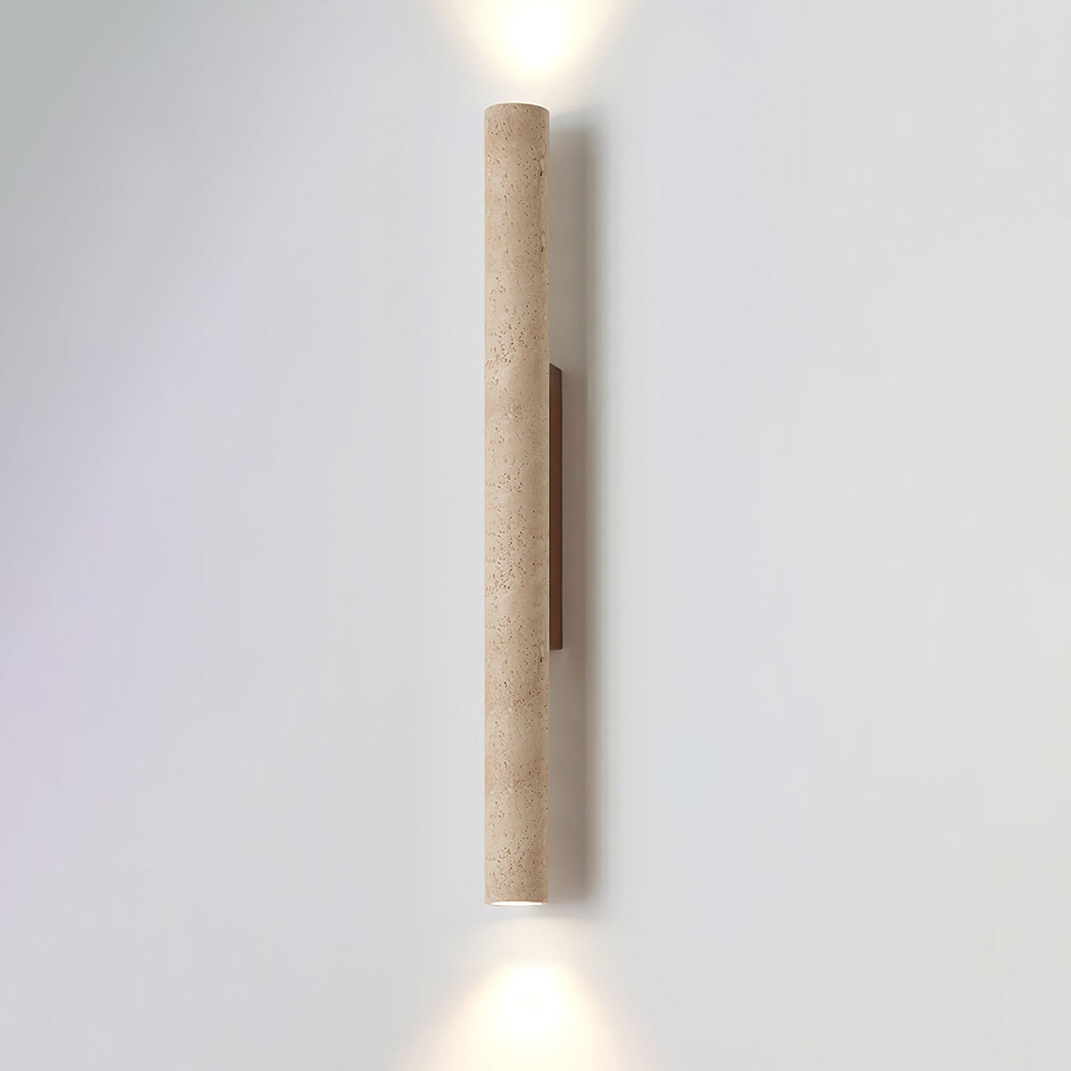 Seranise slanke cilindervormige wandlamp van geel travertin